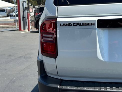 New 2027 Toyota Land Cruiser w/ Premium Package AWD/4WD image 14