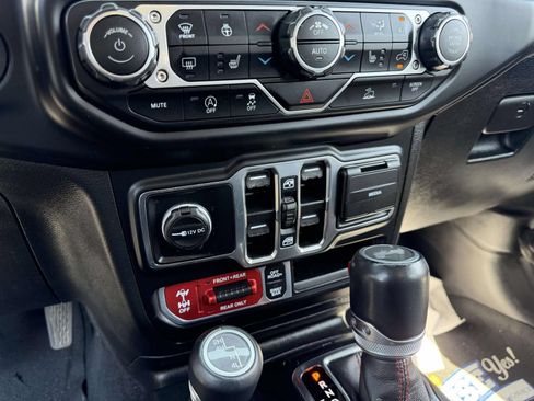 Used 2021 Jeep Wrangler Unlimited Rubicon w/ Uconnect 4C Nav & Sound Group AWD/4WD image 24