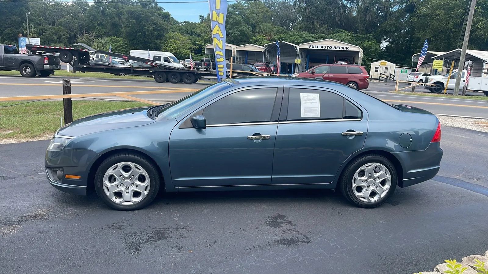Used 2011 Ford Fusion SE FWD image 4