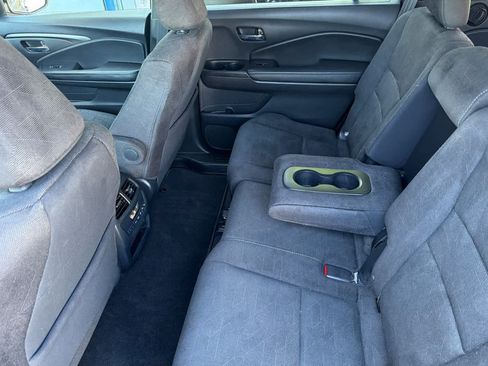 Used 2022 Honda Pilot Sport image 4