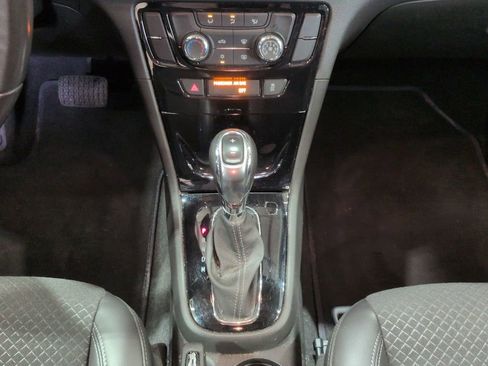 Used 2022 Buick Encore Preferred AWD/4WD image 13