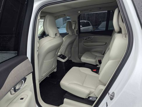 Certified 2024 Volvo XC90 T8 Plus w/ Protection Package Premier image 17