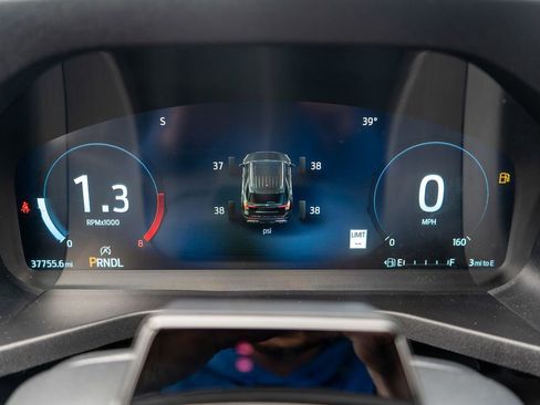 Used 2025 Ford Explorer ST-Line w/ ST-Line Street Pack image 24