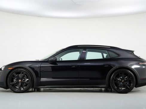 Used 2022 Porsche Taycan 4 Cross Turismo image 9