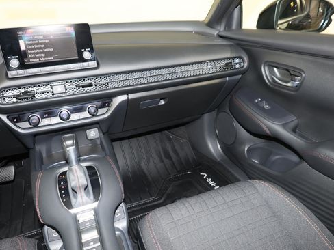 Used 2025 Honda HR-V Sport image 11