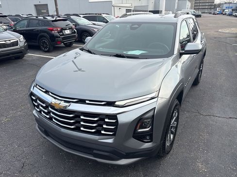 Used 2025 Chevrolet Equinox LT w/ Convenience Package II image 6