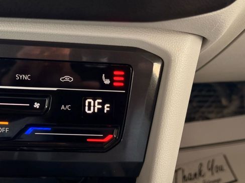 Used 2022 Volkswagen Tiguan SE image 30