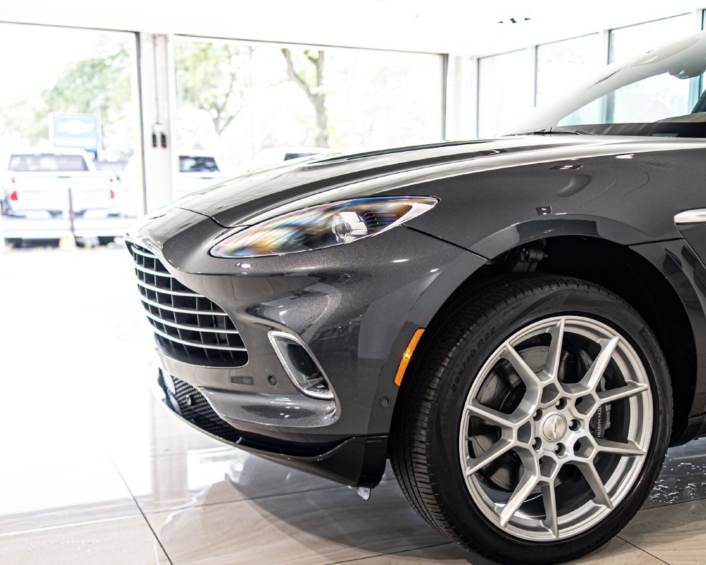 Used 2021 Aston Martin DBX AWD/4WD image 4