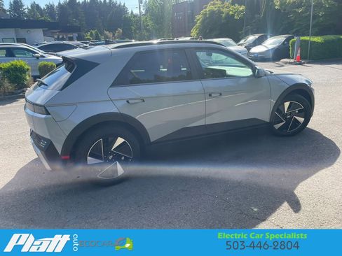 Used 2025 Hyundai Ioniq 5 SEL AWD/4WD image 12