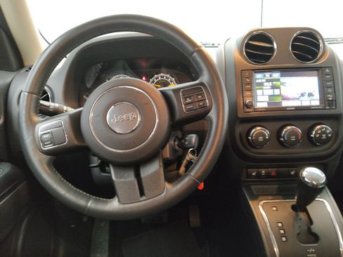 Used 2016 Jeep Patriot Latitude AWD/4WD image 22