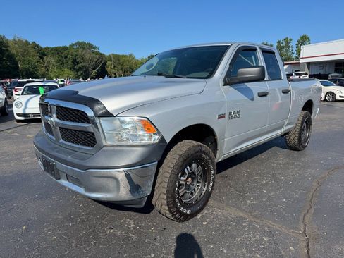 Used 2018 RAM 1500 ST w/ SXT Appearance Group AWD/4WD image 1