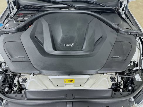 Used 2025 BMW i4 eDrive40 RWD image 13
