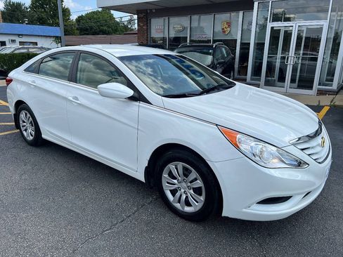 Used 2011 Hyundai Sonata GLS FWD image 4