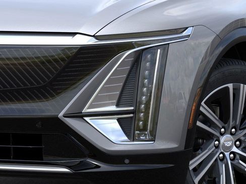 New 2025 Cadillac Lyriq Luxury RWD image 13