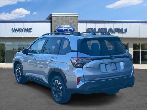 Used 2025 Subaru Forester Premium AWD/4WD image 3