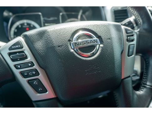 Used 2018 Nissan Titan SV w/ SV Convenience Package AWD/4WD image 29