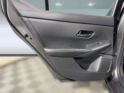 Used 2025 Nissan Sentra SV FWD image 18