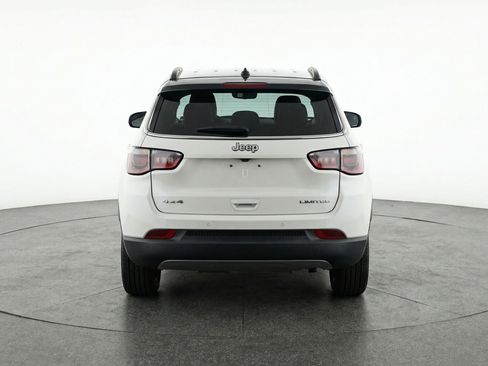 Used 2025 Jeep Compass Limited AWD/4WD image 7