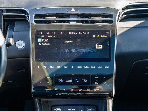 Used 2024 Hyundai Tucson Limited image 30