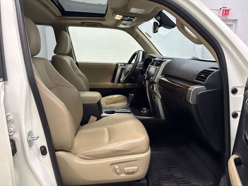 Used 2022 Toyota 4Runner Limited AWD/4WD image 36