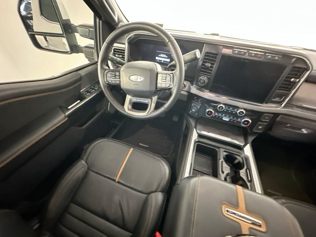 Used 2024 Ford F250 Platinum AWD/4WD image 9
