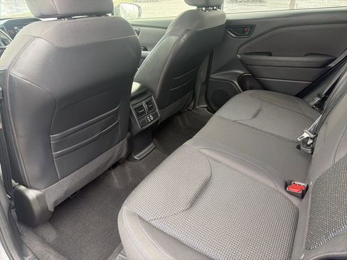 Used 2025 Subaru Forester Premium image 18