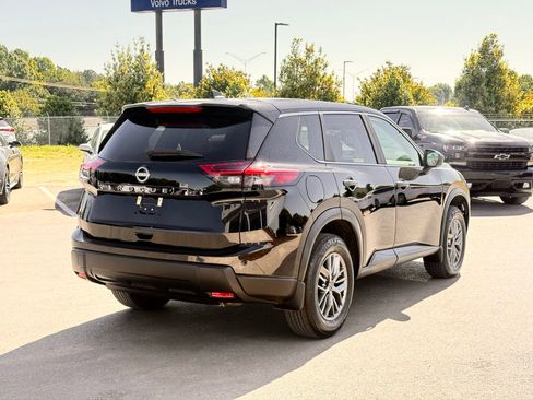 Used 2025 Nissan Rogue S FWD image 9