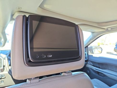 Used 2019 Ford Expedition Max Limited w/ Special Edition Package image 18