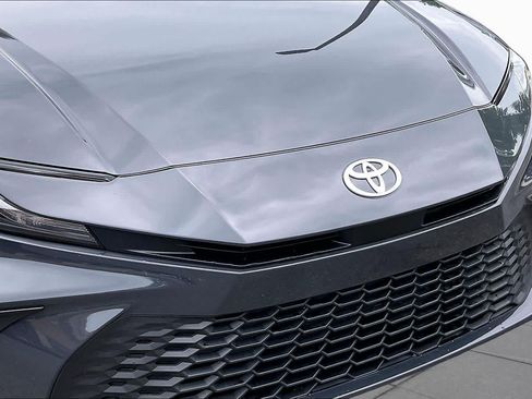Used 2025 Toyota Camry SE w/ Convenience Package FWD image 29
