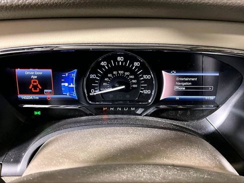 Used 2016 Lincoln Navigator Select image 16