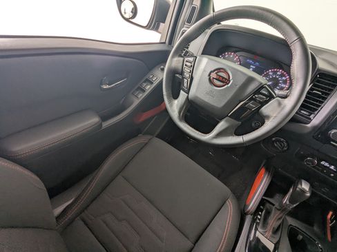 Used 2023 Nissan Frontier PRO-4X w/ Tow Package AWD/4WD image 10