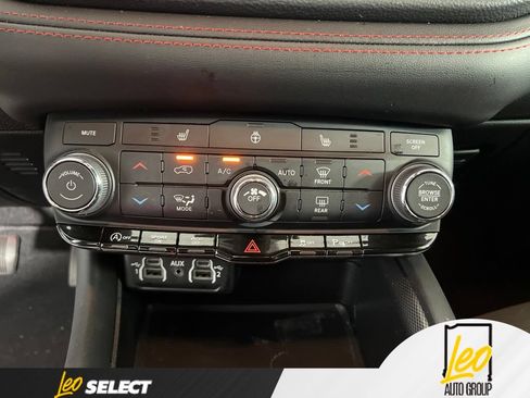 Used 2025 Dodge Durango GT w/ Blacktop Package AWD/4WD image 25