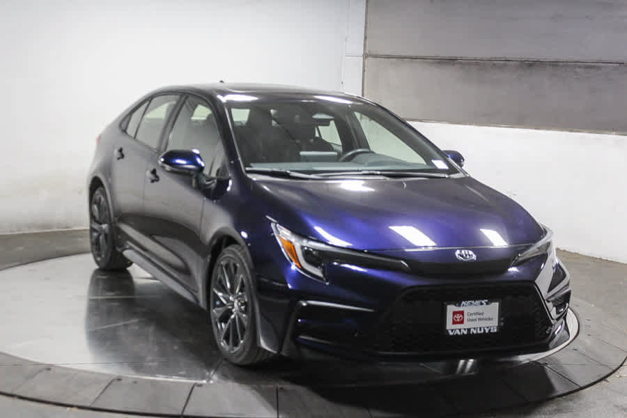 Used 2024 Toyota Corolla SE w/ SE Premium Package FWD image 4