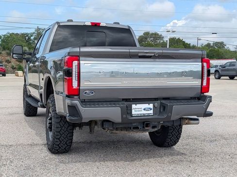 Certified 2023 Ford F250 Platinum w/ Tremor Off-Road Package AWD/4WD image 6