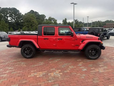 Used 2024 Jeep Gladiator Sport AWD/4WD image 16