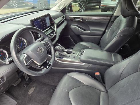 Used 2022 Toyota Highlander Limited image 15