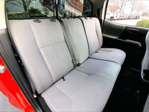 Used 2018 Toyota Tacoma SR5 image 19