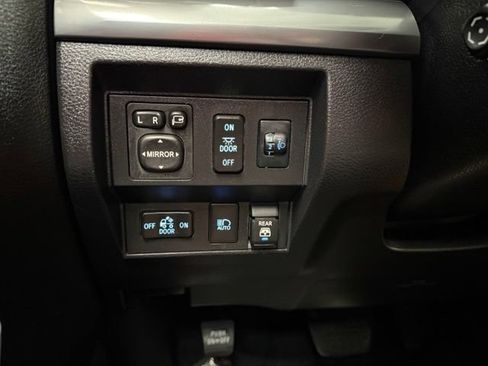 Used 2021 Toyota Tundra Platinum AWD/4WD image 14