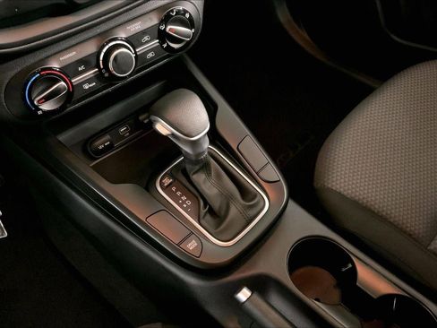 Used 2025 Kia Soul LX image 17