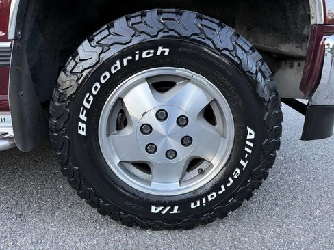 Used 1994 Chevrolet Suburban 4WD image 18