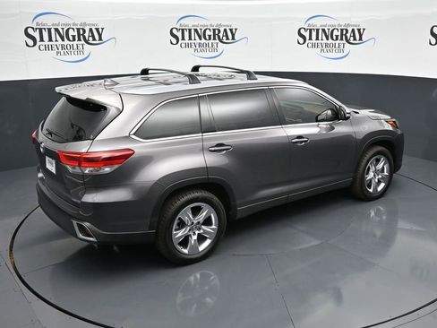 Used 2017 Toyota Highlander Limited image 15