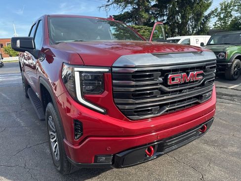 Used 2023 GMC Sierra 1500 AT4 w/ AT4 Premium Package AWD/4WD image 42