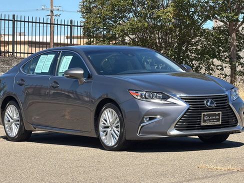 Used 2018 Lexus ES 350 w/ Luxury Package w/Wood Trim FWD image 5