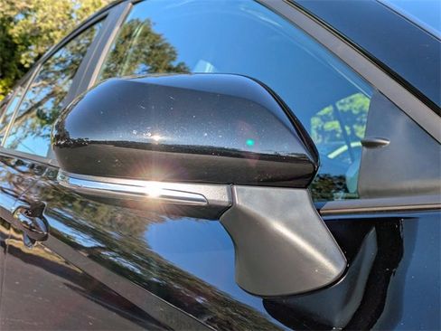 Used 2025 Toyota Camry SE image 10