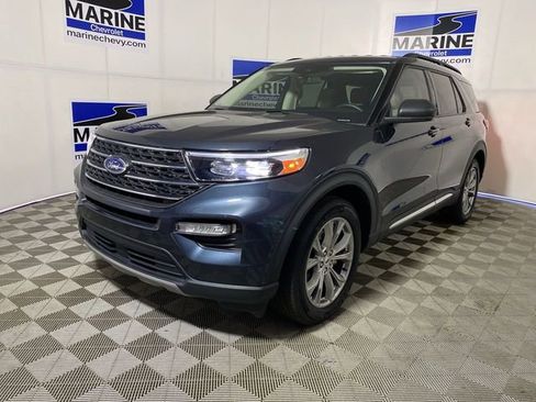 Used 2024 Ford Explorer XLT w/ Equipment Group 202A RWD image 14