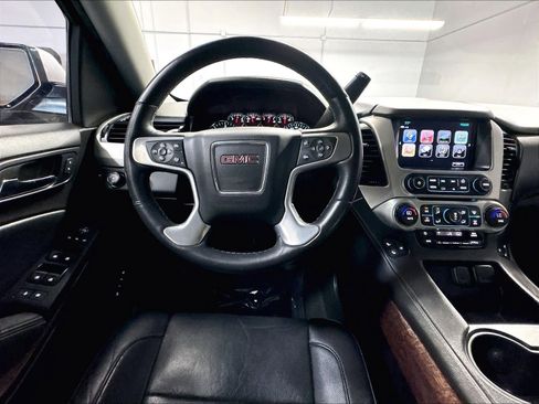 Used 2017 GMC Yukon XL SLT AWD/4WD image 8
