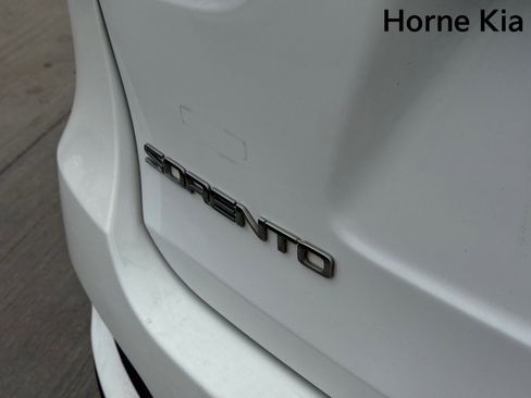 Used 2019 Kia Sorento AWD V6 image 29