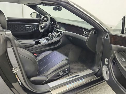 Used 2020 Bentley Continental GT image 25