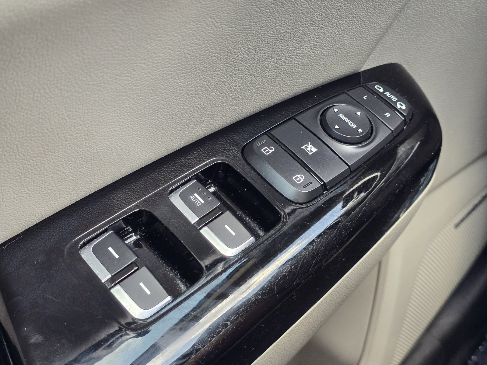 Used 2021 Kia Sportage EX w/ EX Technology Package FWD image 22