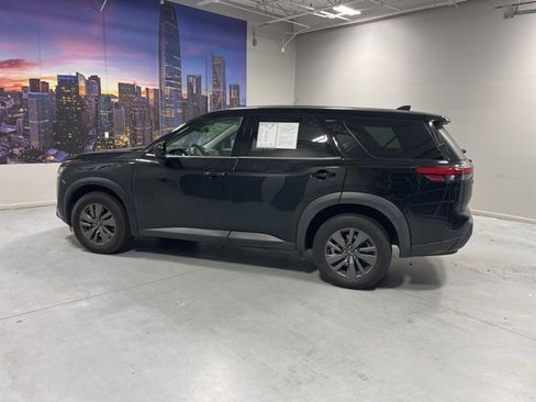 Used 2023 Nissan Pathfinder S image 4